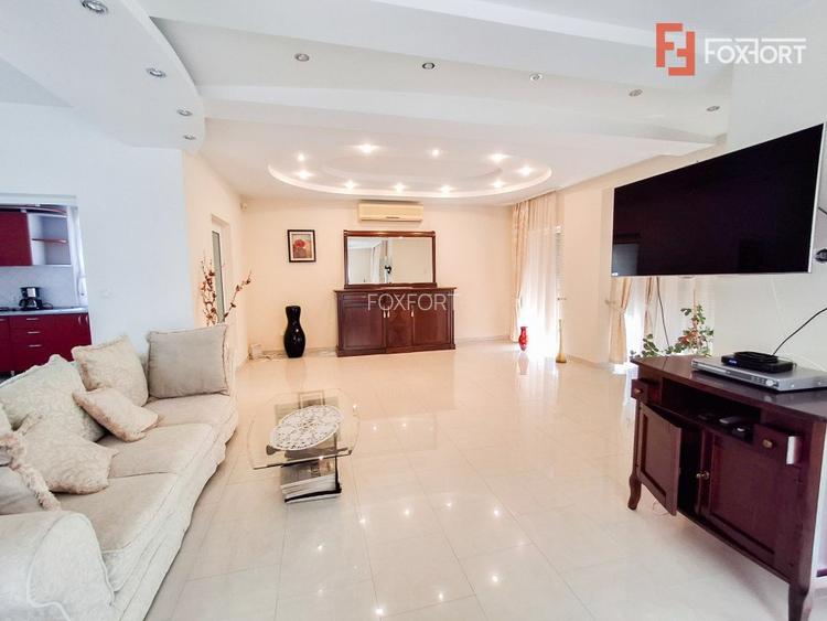 Casa individuala de vanzare in Timisoara cu sauna si piscina, zona Fratelia - 2