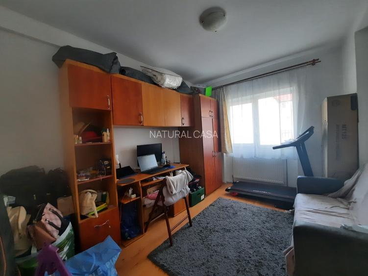 apartament 2 camere  etaj 3, strada Stefan cel Mare - 8