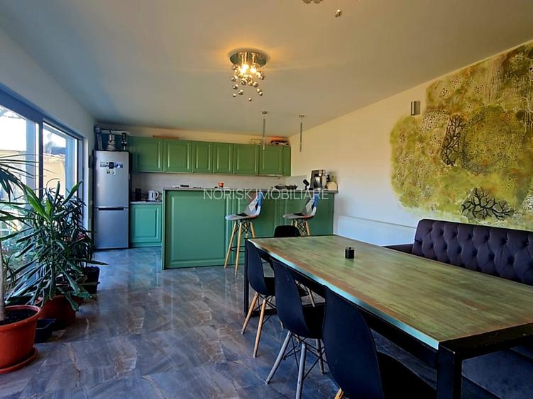 2 case + spațiu comercial | 6 dormitoare - băi proprii | 685 MP Teren - 15