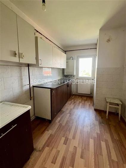 Apartament cu trei camere de renovat in Feldioara, Brasov - 27