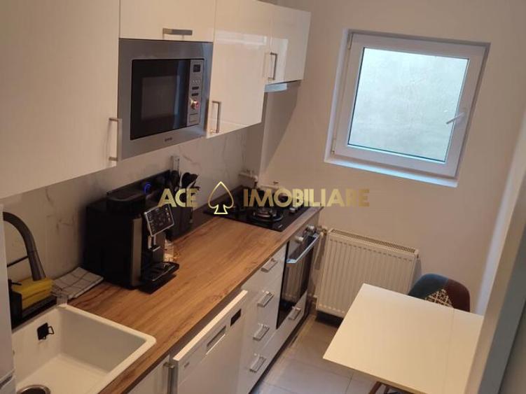 2 Camere de inchiriat | P-ta Romana | Metrou | 60 mp
