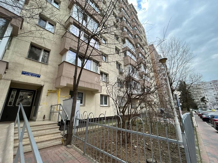 Garsoniera Titan Etaj 1 Bloc 1974 Reabilitat 7 Min Metrou - 11