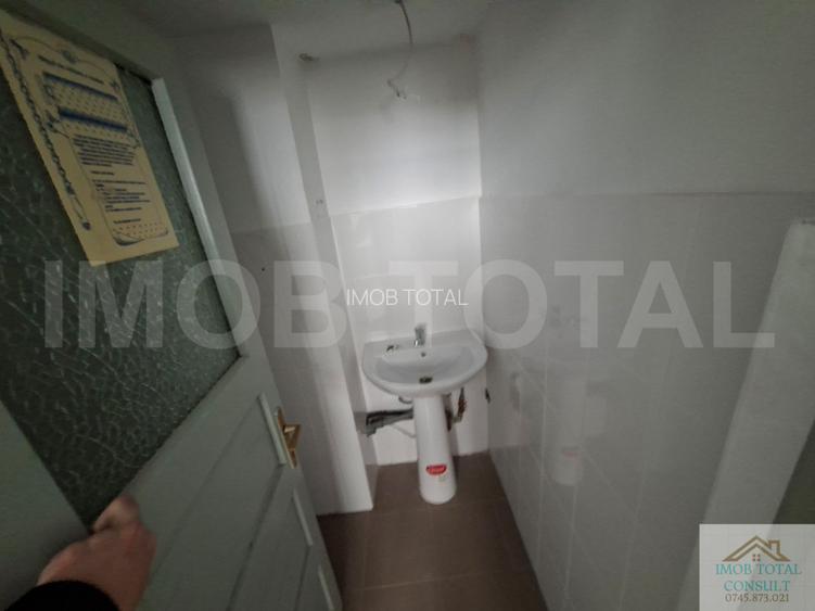 Spațiu Comercial 70 mp | Craiovei - Parter, Vitrină, 2 Intrări - 4