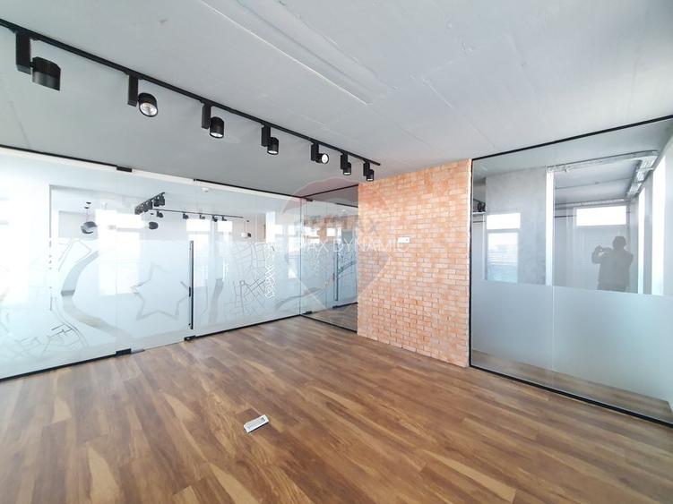 Birou modern 151 mp în Arad Plaza, 2 locuri de parcare - 9