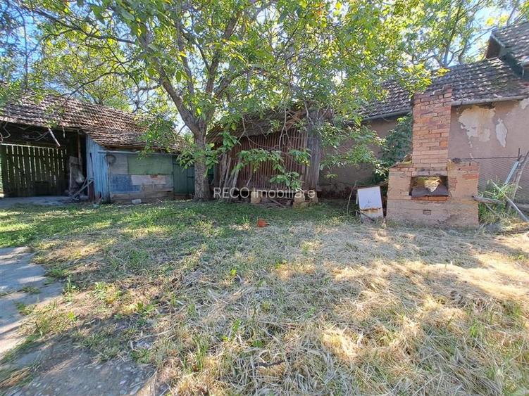 RECO Casa cu pivnita Sisterea - 13