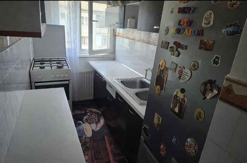 RECO Apartament cu 2 camere la etajul 4 4- Velenta - 2
