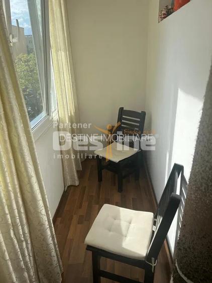 Apartament 2 camere 55 mp etaj intermediar, cu balcon, situat pe Calea Bucuresti - 8