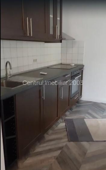 Universitate, apartament la casa, curte comuna, parter - 3