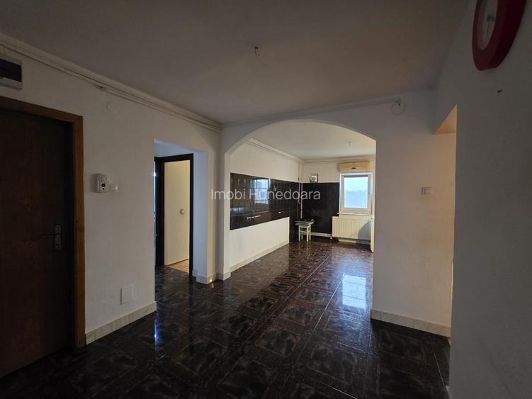 Apartament 4 camere de vânzare SU 78 mp, 2 bai - Simeria 2, Jud. Hunedoara - 15