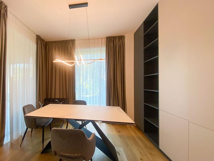 Chirie | Vilă 5 camere 240mp | Curte | Parcare inclusă