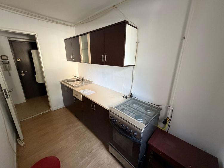 Apartament 2 camere de inchiriat, etaj 1 - zona Cetate