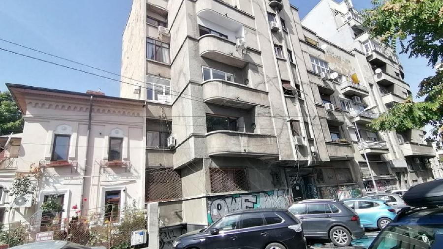 Strada Armeneasca, Apartament cu 3 camere - 76 mp - etaj 2/4, Liber- CLASA
