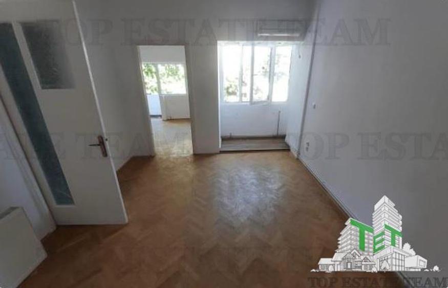 Apartament 3 camere de vanzare, zona Armeneasca
