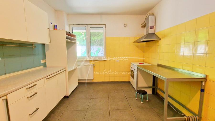 Apartament cu 5 camere si curte de 358 mp. - 15