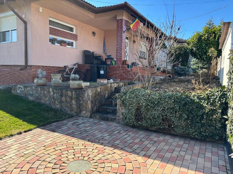 Casa parter 4 camere | teren 577 mp | panouri fotovoltaice | str. Izvorului  - 2