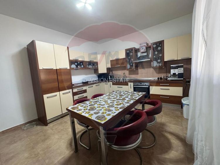 Casa / Vila cu 6 camere de vanzare - 16