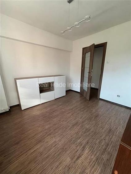 Apartament 3 camere etajul 2 zona Astra- Carpatilor - 4