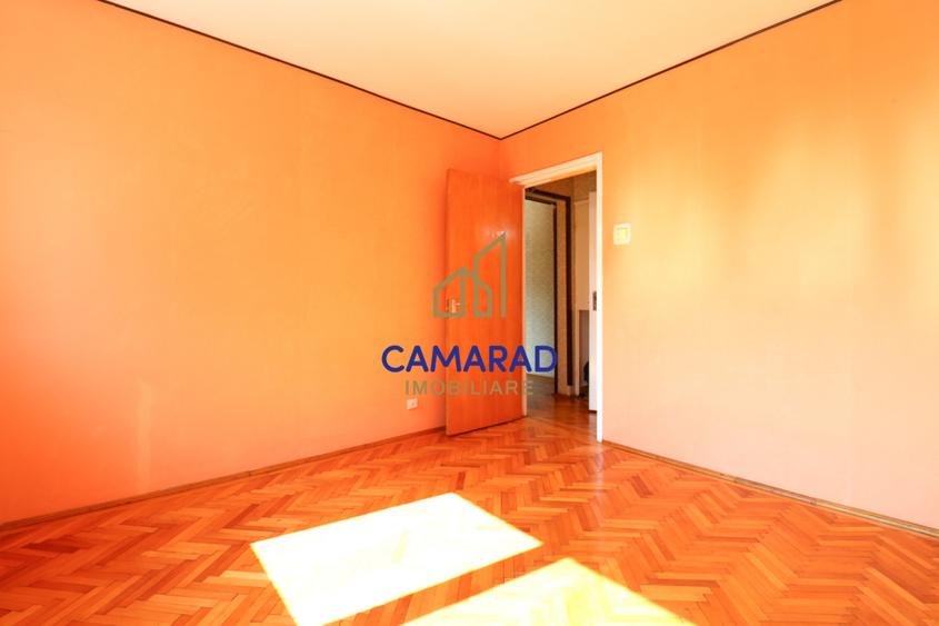 Apartament cu 3 camere de vânzare - Titan - Piata Minis