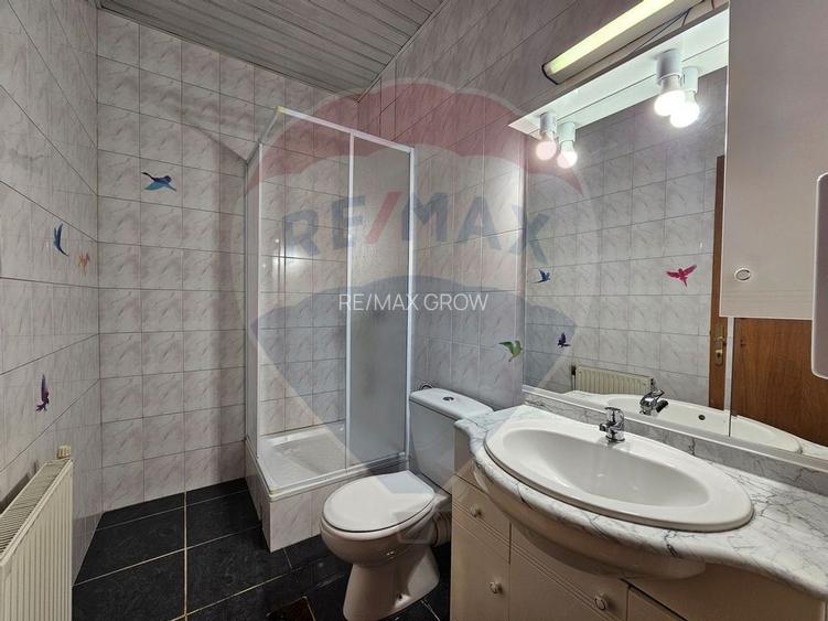 Spațiu 58.4 mp etaj 3, str Piata Revolutiei - 5