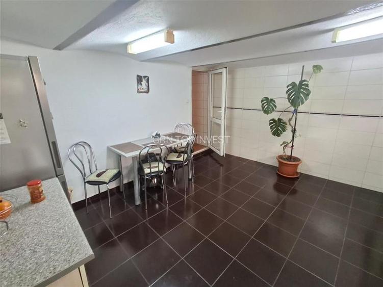 Casa formata din 2 apartamente pivnita zona Turnisor - 6