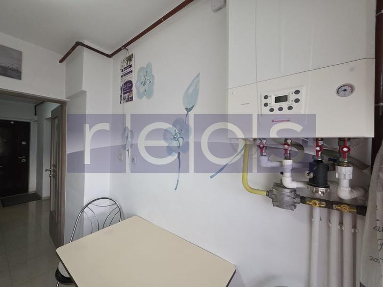 VANZARE -2 CAMERE -DECOMANDAT -PARCARE -CENTRALA PROPRIE - 10