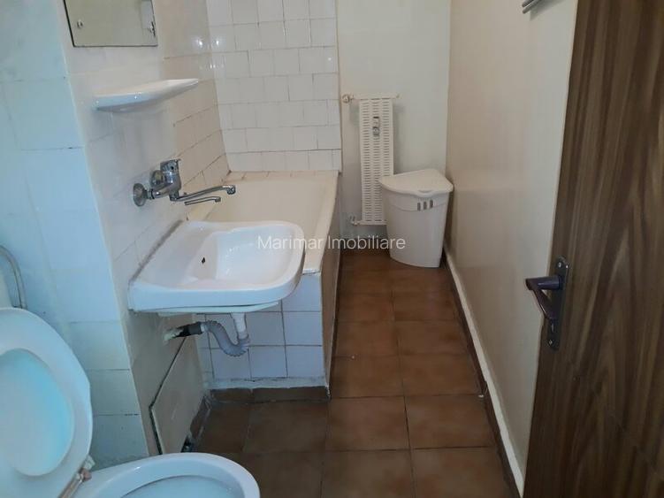 Lacul Tei, Parc, Universitatea Tehnica de Constructii, semistradal - 15