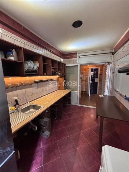 Apartament 3 camere Decomandat, et. 1, bulevard GARA - 149,900 EURO - 2