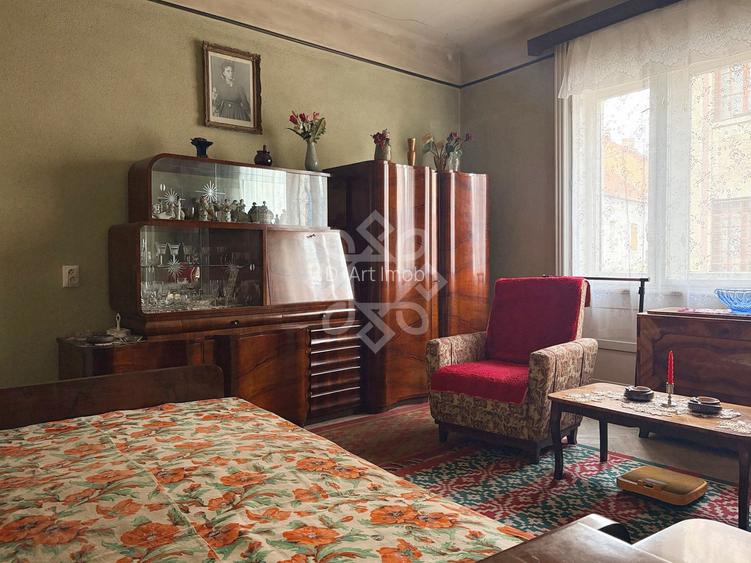 Casa de vanzare ultracentral in Oradea, strada Postavarului - 11