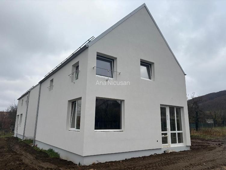 Case tip Duplex de vanzare P+1E ,127mp ,Strada Gradinarilor - 14