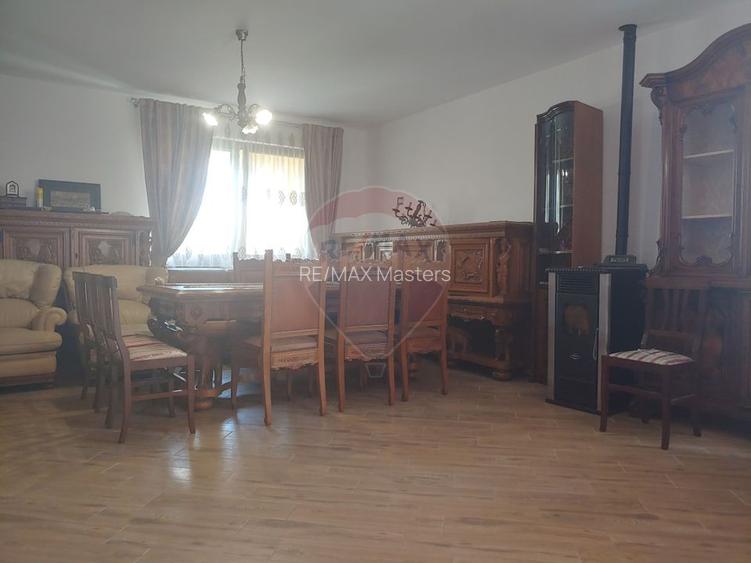 Casă / Vilă de lux cu 5 camere de vânzare în Vadu Moldovei, Suceava - 16