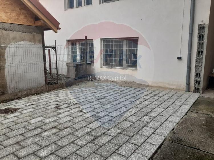 Spațiu comercial+spatiu de locuit, in vila, de vânzare - 11