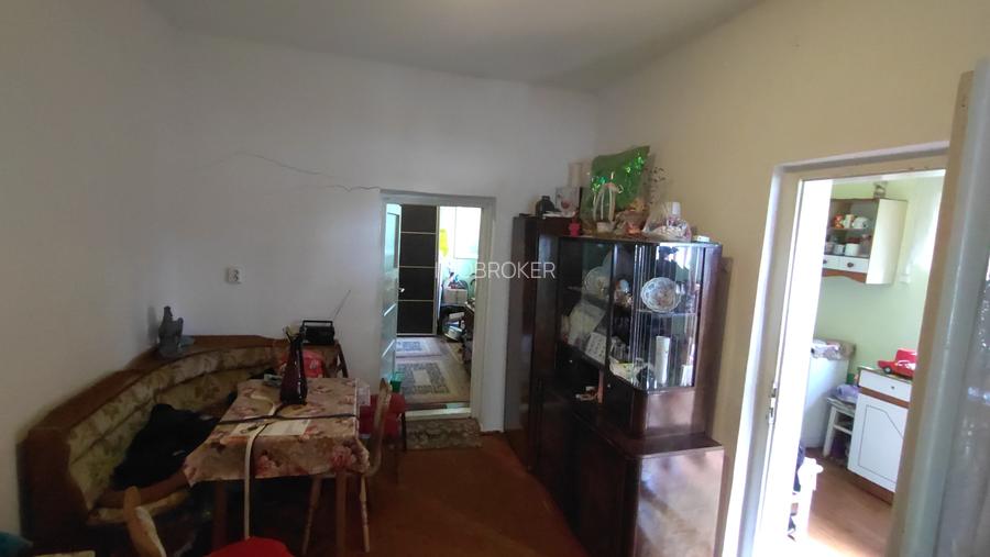 Vand casa cu 3 camere in cartierul Dambul Rotund - 7