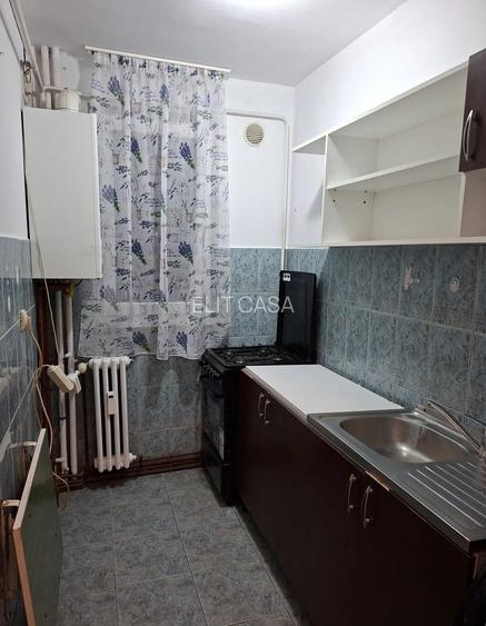 Apartament cu 2 camere, zona Podu Ros - 4