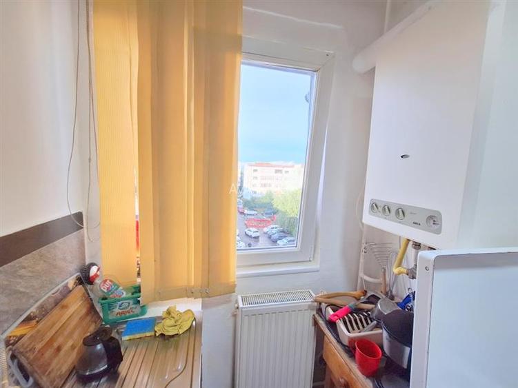 Apartament 2 camere, cu centrala, zona Scolii 16 - 11