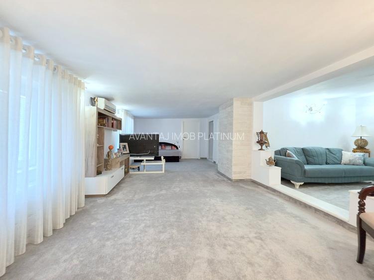 Piata Muncii, vila singur curte, 8 camere, 227 mp utili - 18