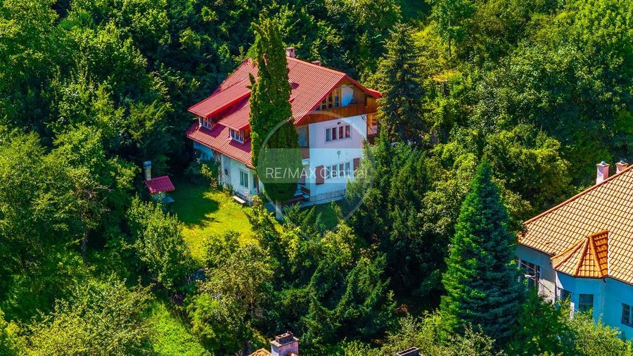 Investiție în Centrul Istoric al Brașovului, 3140 mp, două c - 5