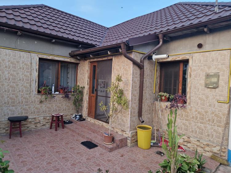Agenție imobiliară vindem casă la sol în Năvodari