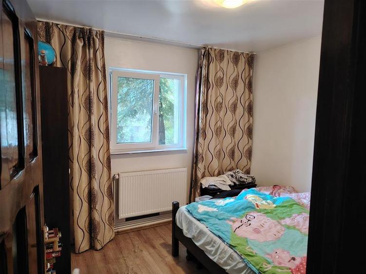 Apartament 3 camere decomandat etaj 1 Pacurari - 55 mp