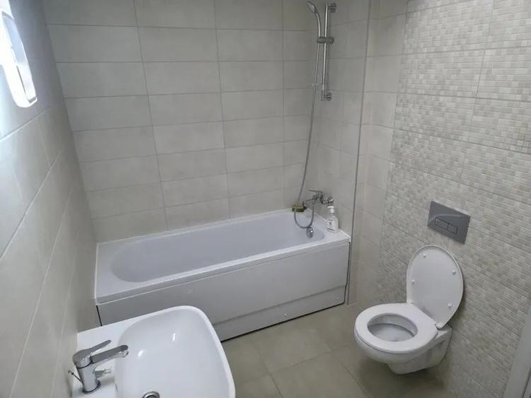 Apartament nemobilat, zona Prelungire Ghencea + 2 locuri de parcare
