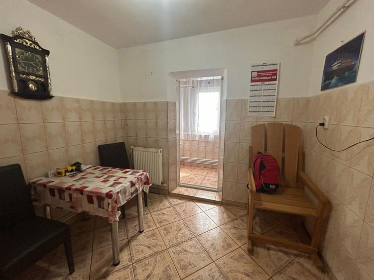 - Apartament 2 camere confort 1 decomandat, Zona Buzaului.