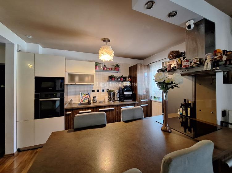 Apartament cu 3 camere, 77 mp, 2 bai, parcare, zona Sub Cetate - 2