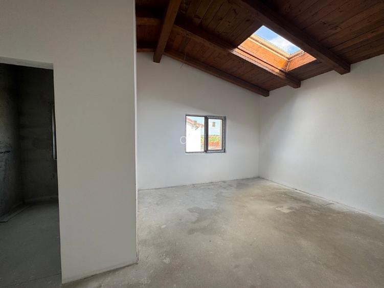 Vilă mediteraneană în Nojorid | 273mp | 5 dormitoare | Teren 652mp - 12