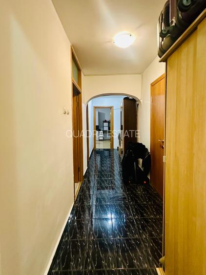 Apartament de vanzare -  3 camere  Dristor - Aleea Scolarilor - 15