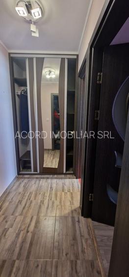 Garsoniera decomandata zona Far. - 7