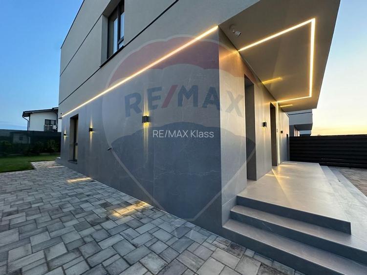 Casă / Vilă de vânzare 5 camere - 3