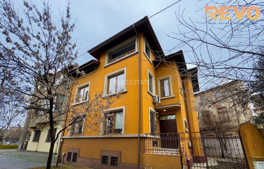 Victoriei -  Berzei |Vilă interbelică | 5 camere | 190mp | Curte | Comision 0% - 2