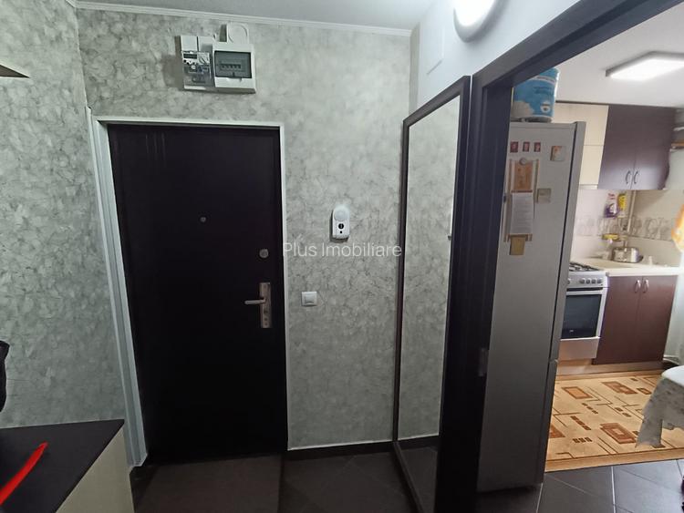 APARTAMENT 2 CAMERE, MOBILAT SI UTILAT, ET.3/4, PODU ROS, RENOVAT RECENT - 3