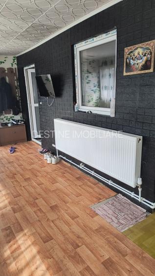 Casa renovata in Preluci la 12 Km de Comanesti , fantana si centrala proprie - 7