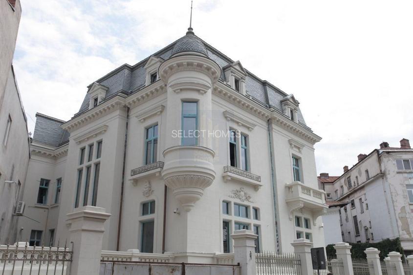 Vila istorica de vanzare in zona *Unirii* | 21 camere | curte, garaj - 60