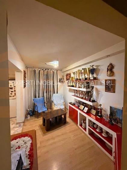 Apartament 4 camere decomandat de vânzare în Tomis Nord, Constanța - 2